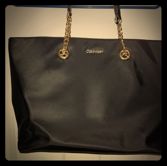 Calvin Klein Handbags - Brand new Calvin Klein tote